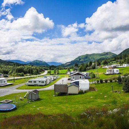 Smordal Hytteutleie Og Camping 호텔 노르드피오르다이드 외부 사진