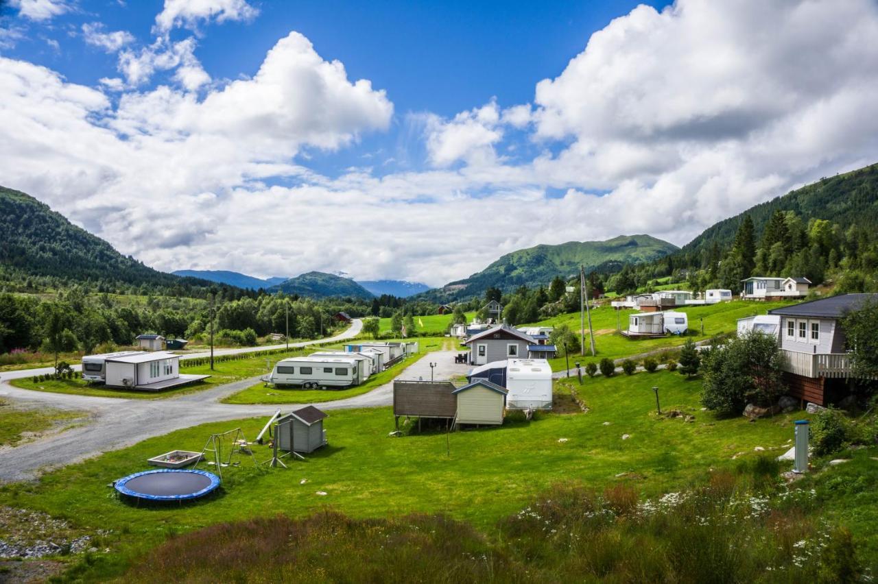 Smordal Hytteutleie Og Camping 호텔 노르드피오르다이드 외부 사진